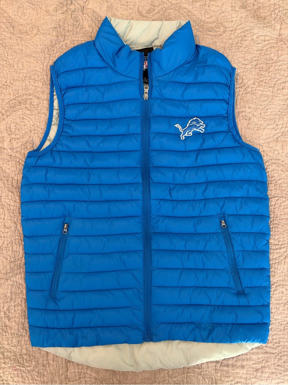 NFL Men's Bright Blue Quilted Puffer Vest with Detroit Lions Logo Medium